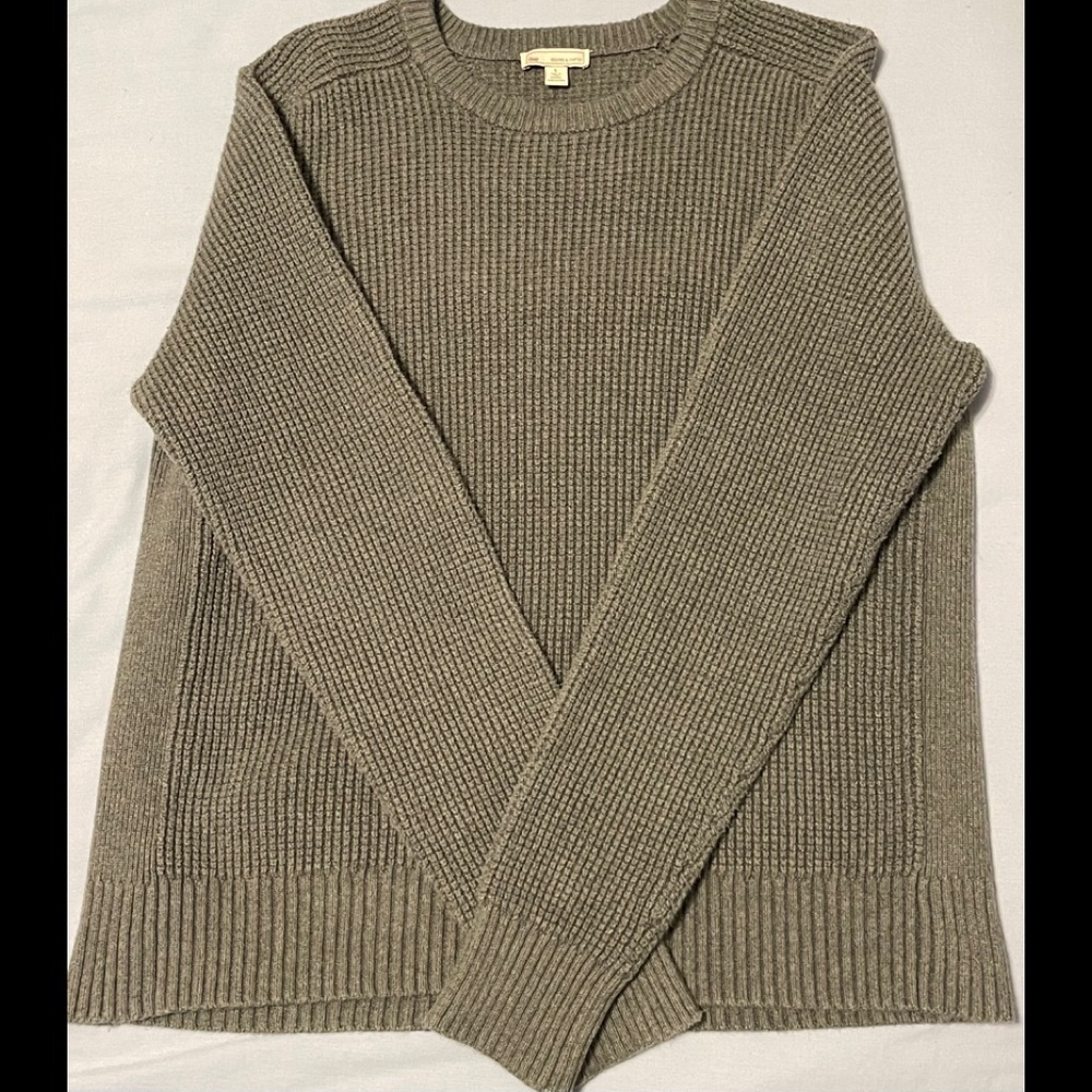 Gap Gray knit sweater. Very warm.